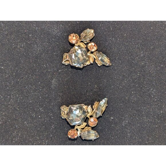 Vintage 1950s Rhinestone Floral Clip-On Earrings - Picture 3 of 6